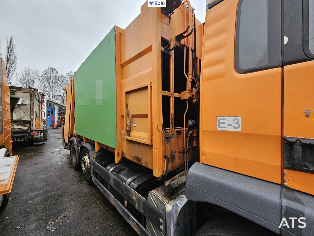 Garbage truck Truck MAN TGA 26.320 (2007) with EKOCEL MEDIUM XL garbage truck body.: picture 10 Garbage truck Truck MAN TGA 26.320 (2007) with EKOCEL MEDIUM XL garbage truck body.: picture 10