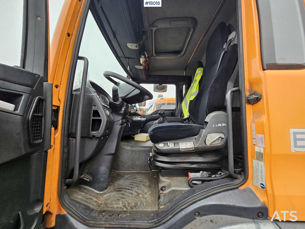 Garbage truck Truck MAN TGA 26.320 (2007) with EKOCEL MEDIUM XL garbage truck body.: picture 12 Garbage truck Truck MAN TGA 26.320 (2007) with EKOCEL MEDIUM XL garbage truck body.: picture 12