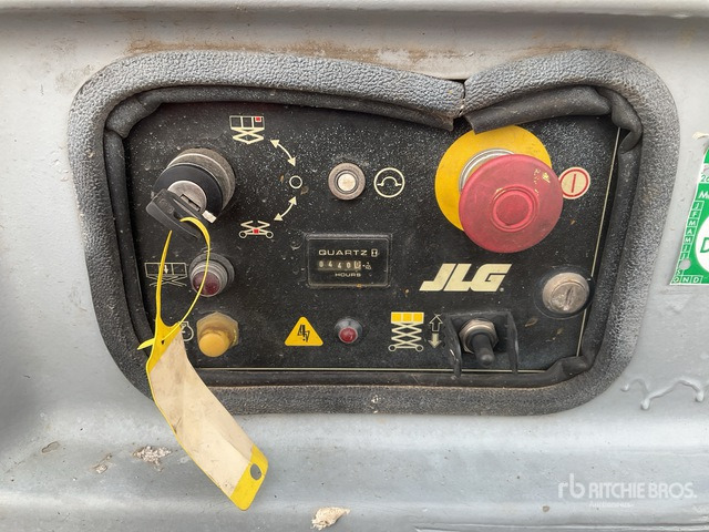 2007 JLG M4069 4x4 Electric Scissor Lift - Scissor lift: picture 5 2007 JLG M4069 4x4 Electric Scissor Lift - Scissor lift: picture 5