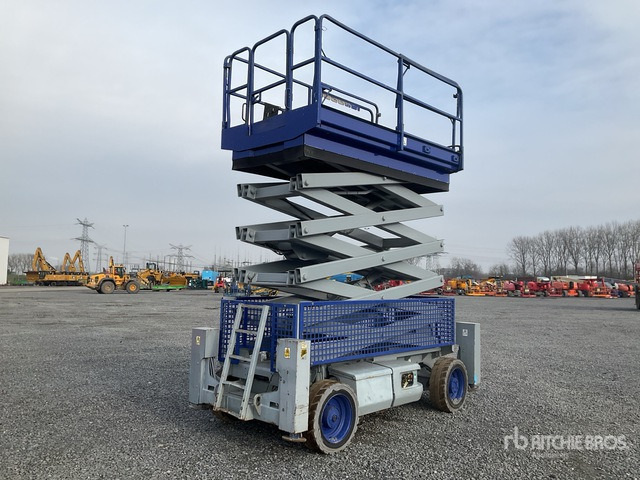 2007 JLG M4069 4x4 Electric Scissor Lift - Scissor lift: picture 1 2007 JLG M4069 4x4 Electric Scissor Lift - Scissor lift: picture 1