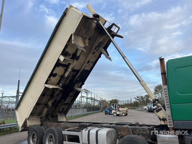 2010 Volvo FM420 8x4 Sleeper Tri/A Dump Truck - Tipper: picture 5 2010 Volvo FM420 8x4 Sleeper Tri/A Dump Truck - Tipper: picture 5