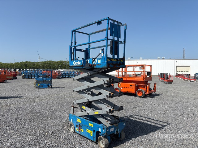 2011 Genie GS1930 Electric Scissor Lift - Scissor lift: picture 3 2011 Genie GS1930 Electric Scissor Lift - Scissor lift: picture 3