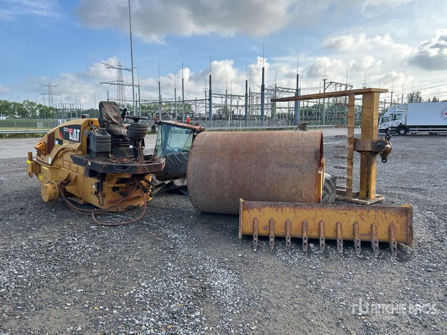 2012 Cat CP76 XT Smooth Drum Compactor - Flail mower/ Mulcher: picture 1 2012 Cat CP76 XT Smooth Drum Compactor - Flail mower/ Mulcher: picture 1