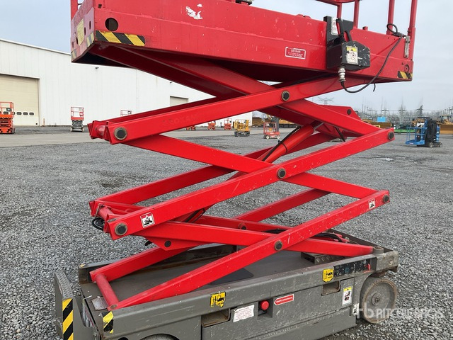 2012 Haulotte COMPACT 8CU Electric Scissor Lift - Scissor lift: picture 4 2012 Haulotte COMPACT 8CU Electric Scissor Lift - Scissor lift: picture 4