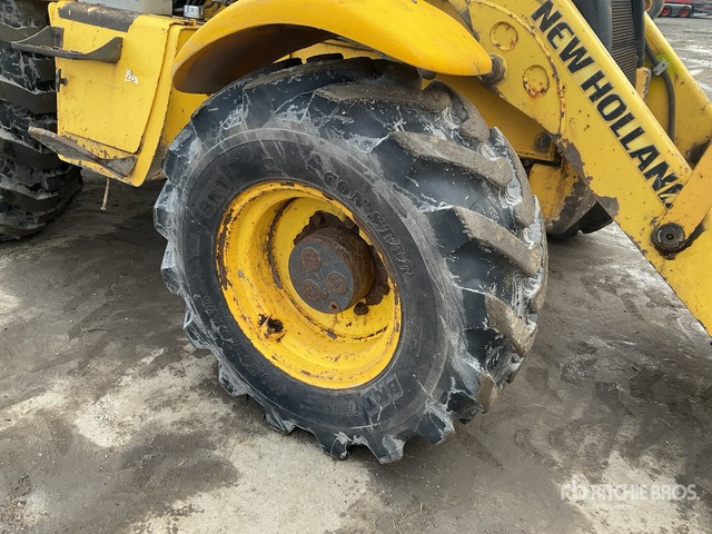 2012 New Holland B110B 4x4 Backhoe Loader - Backhoe loader: picture 4 2012 New Holland B110B 4x4 Backhoe Loader - Backhoe loader: picture 4