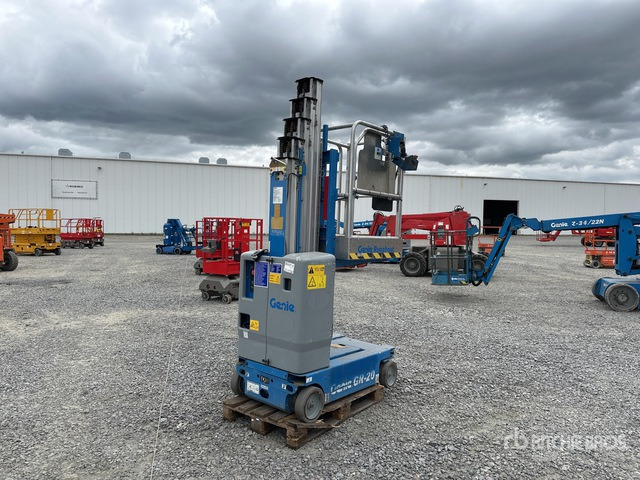 2014 Genie GR-20 Vertical Mast Lift - Vertical mast lift: picture 2 2014 Genie GR-20 Vertical Mast Lift - Vertical mast lift: picture 2