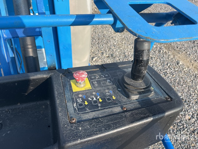 2014 Genie GR26J Vertical Mast Lift - Vertical mast lift: picture 5 2014 Genie GR26J Vertical Mast Lift - Vertical mast lift: picture 5