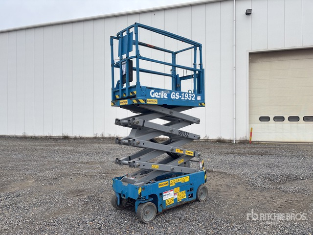 2015 Genie GS1932 Electric Scissor Lift - Scissor lift: picture 1 2015 Genie GS1932 Electric Scissor Lift - Scissor lift: picture 1