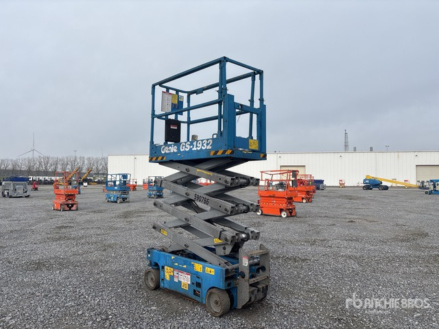 2015 Genie GS1932 Electric Scissor Lift - Scissor lift: picture 2 2015 Genie GS1932 Electric Scissor Lift - Scissor lift: picture 2