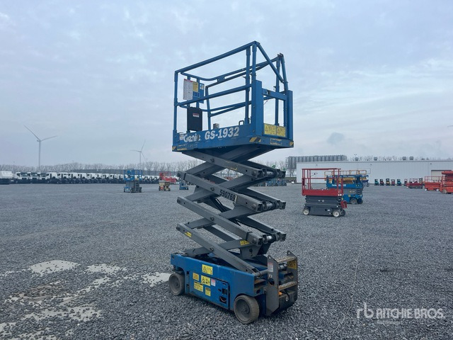 2015 Genie GS1932 Scissor Lift - Scissor lift: picture 2 2015 Genie GS1932 Scissor Lift - Scissor lift: picture 2