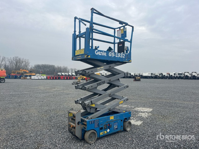 2015 Genie GS1932 Scissor Lift - Scissor lift: picture 3 2015 Genie GS1932 Scissor Lift - Scissor lift: picture 3
