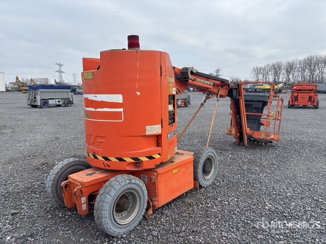 2015 JLG E300AJP 2WD Electric Articulating Boom Lift - Articulated boom: picture 1 2015 JLG E300AJP 2WD Electric Articulating Boom Lift - Articulated boom: picture 1