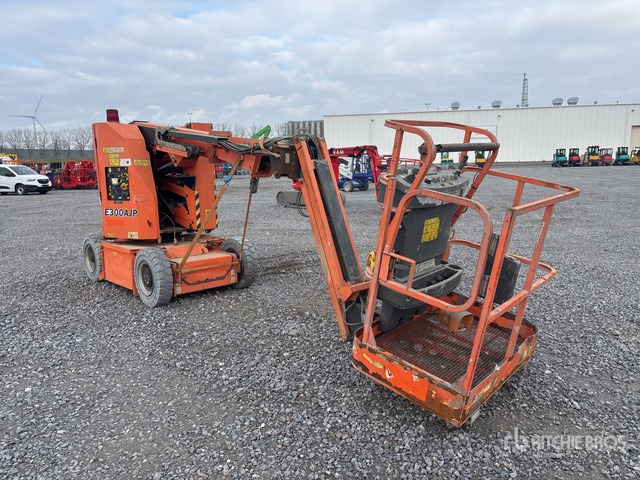 2015 JLG E300AJP 2WD Electric Articulating Boom Lift - Articulated boom: picture 2 2015 JLG E300AJP 2WD Electric Articulating Boom Lift - Articulated boom: picture 2
