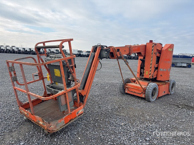 2015 JLG E300AJP 2WD Electric Articulating Boom Lift - Articulated boom: picture 3 2015 JLG E300AJP 2WD Electric Articulating Boom Lift - Articulated boom: picture 3