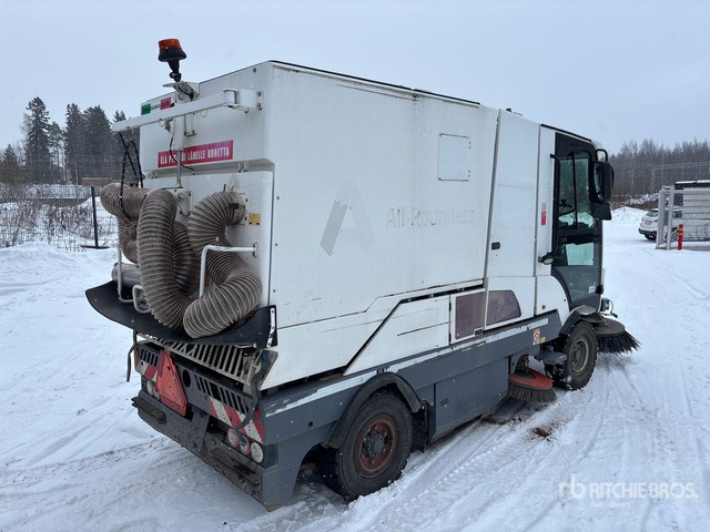 2017 Dulevo 3000T Revolution Sweeper Truck - Road sweeper: picture 3 2017 Dulevo 3000T Revolution Sweeper Truck - Road sweeper: picture 3
