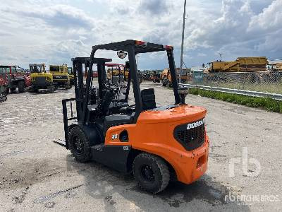 DOOSAN D30NX - Forklift: picture 2 DOOSAN D30NX - Forklift: picture 2