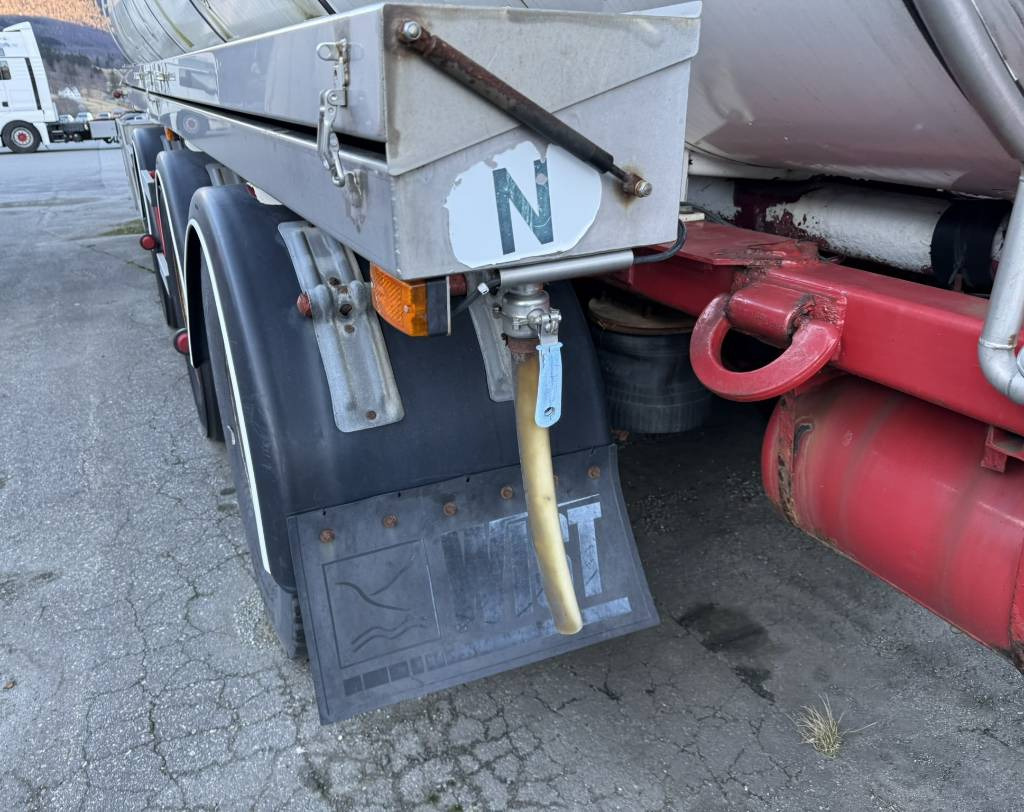 Annet Schrader tank trailer 32 m2 leasing Annet Schrader tank trailer 32 m2: picture 15 Annet Schrader tank trailer 32 m2 leasing Annet Schrader tank trailer 32 m2: picture 15