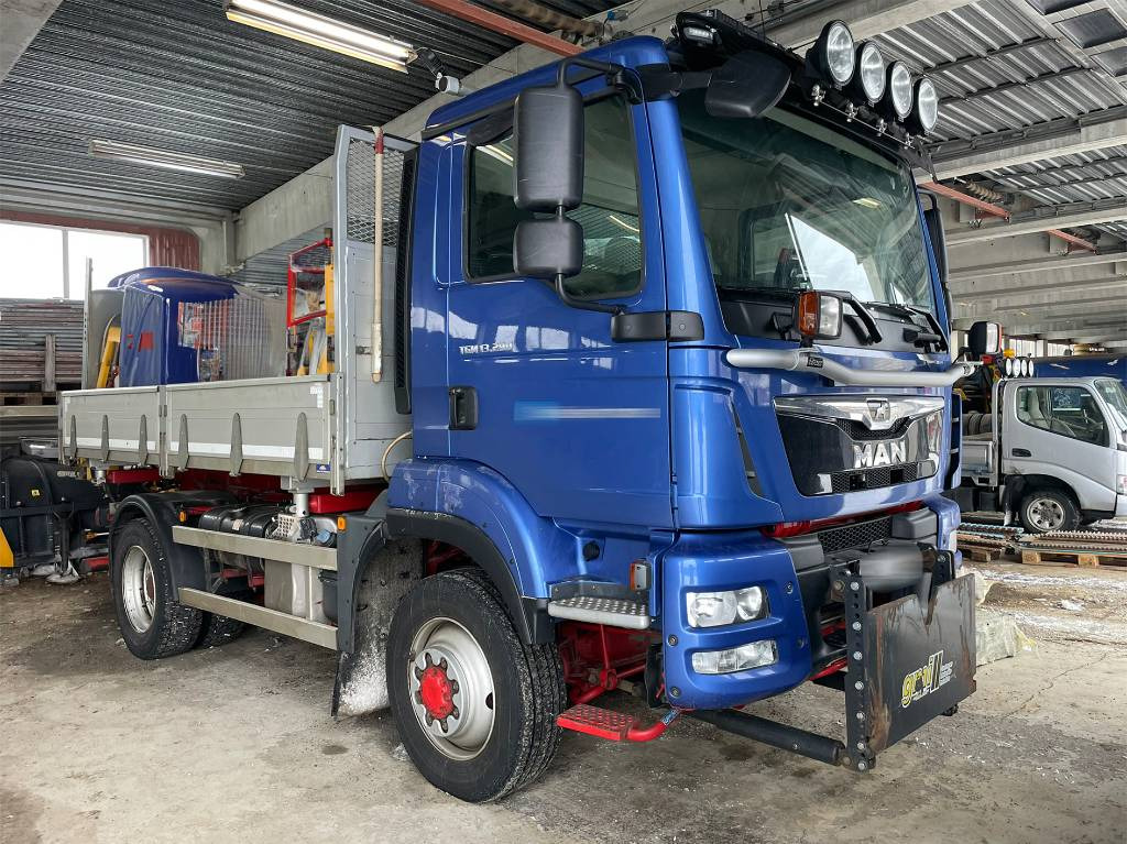 MAN TGM 13.290 4x4 - Tipper: picture 1 MAN TGM 13.290 4x4 - Tipper: picture 1