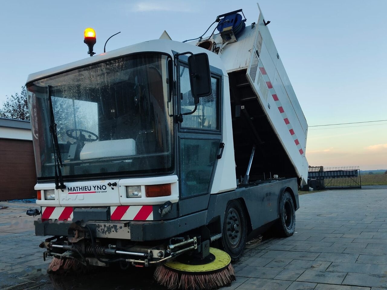 Mathieu Yno Ravo C 540 NA CZĘŚCI - Road sweeper: picture 3 Mathieu Yno Ravo C 540 NA CZĘŚCI - Road sweeper: picture 3