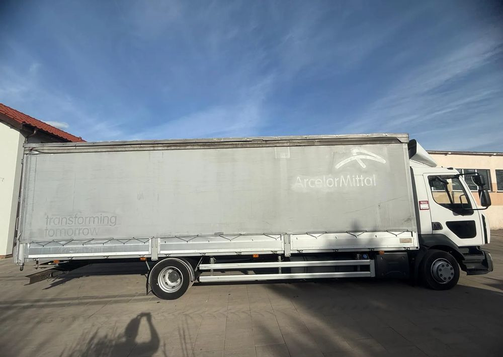 Renault D12 - Curtain side truck: picture 4 Renault D12 - Curtain side truck: picture 4
