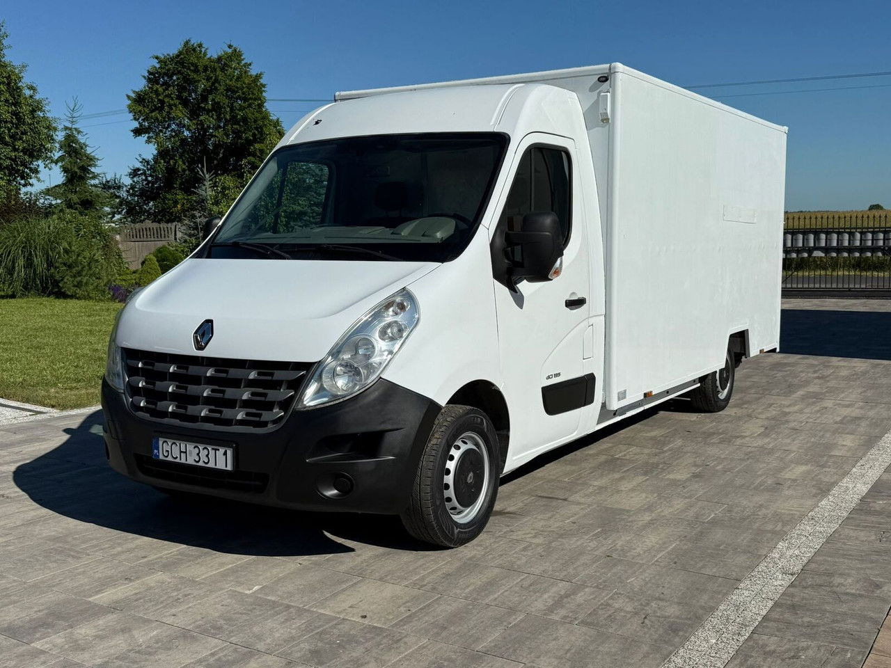 Renault Master Kontener niskopodłogowy Rampa najazdowa Sprowadzony Zarej - Closed box van: picture 1 Renault Master Kontener niskopodłogowy Rampa najazdowa Sprowadzony Zarej - Closed box van: picture 1