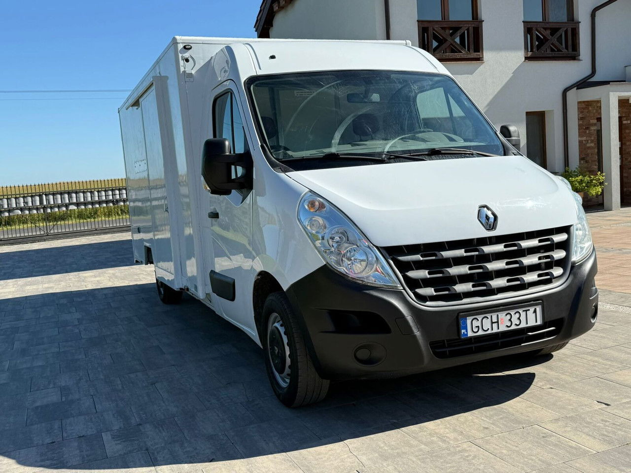 Renault Master Kontener niskopodłogowy Rampa najazdowa Sprowadzony Zarej - Closed box van: picture 3 Renault Master Kontener niskopodłogowy Rampa najazdowa Sprowadzony Zarej - Closed box van: picture 3