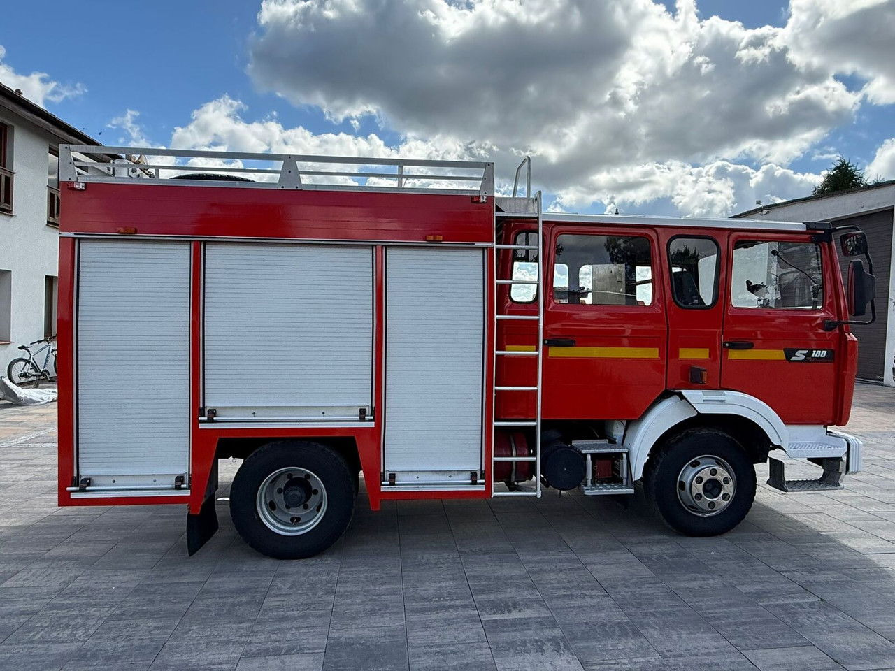 Renault Midliner 180 S180 - Fire truck: picture 4 Renault Midliner 180 S180 - Fire truck: picture 4