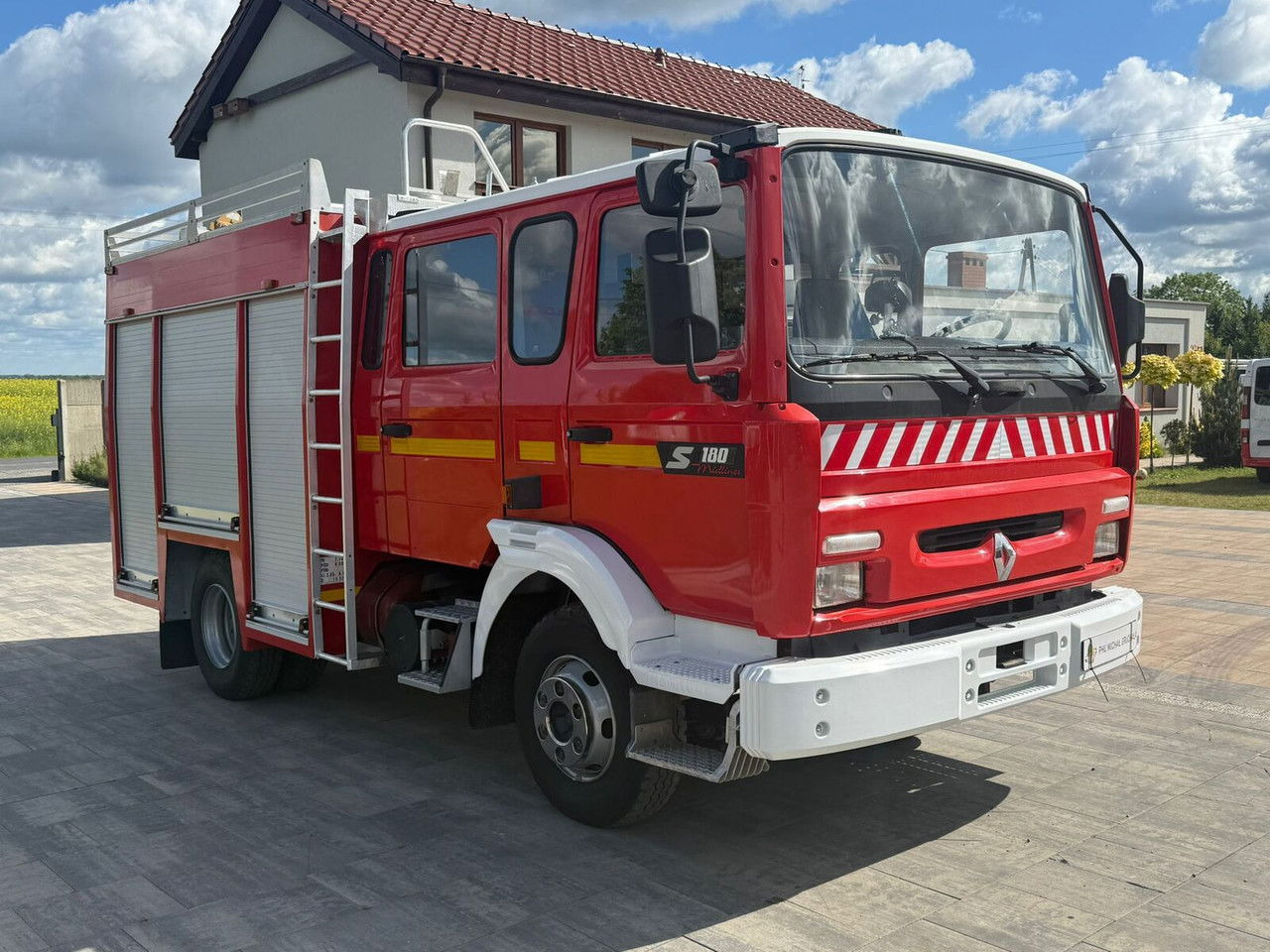 Renault Midliner 180 S180 - Fire truck: picture 1 Renault Midliner 180 S180 - Fire truck: picture 1