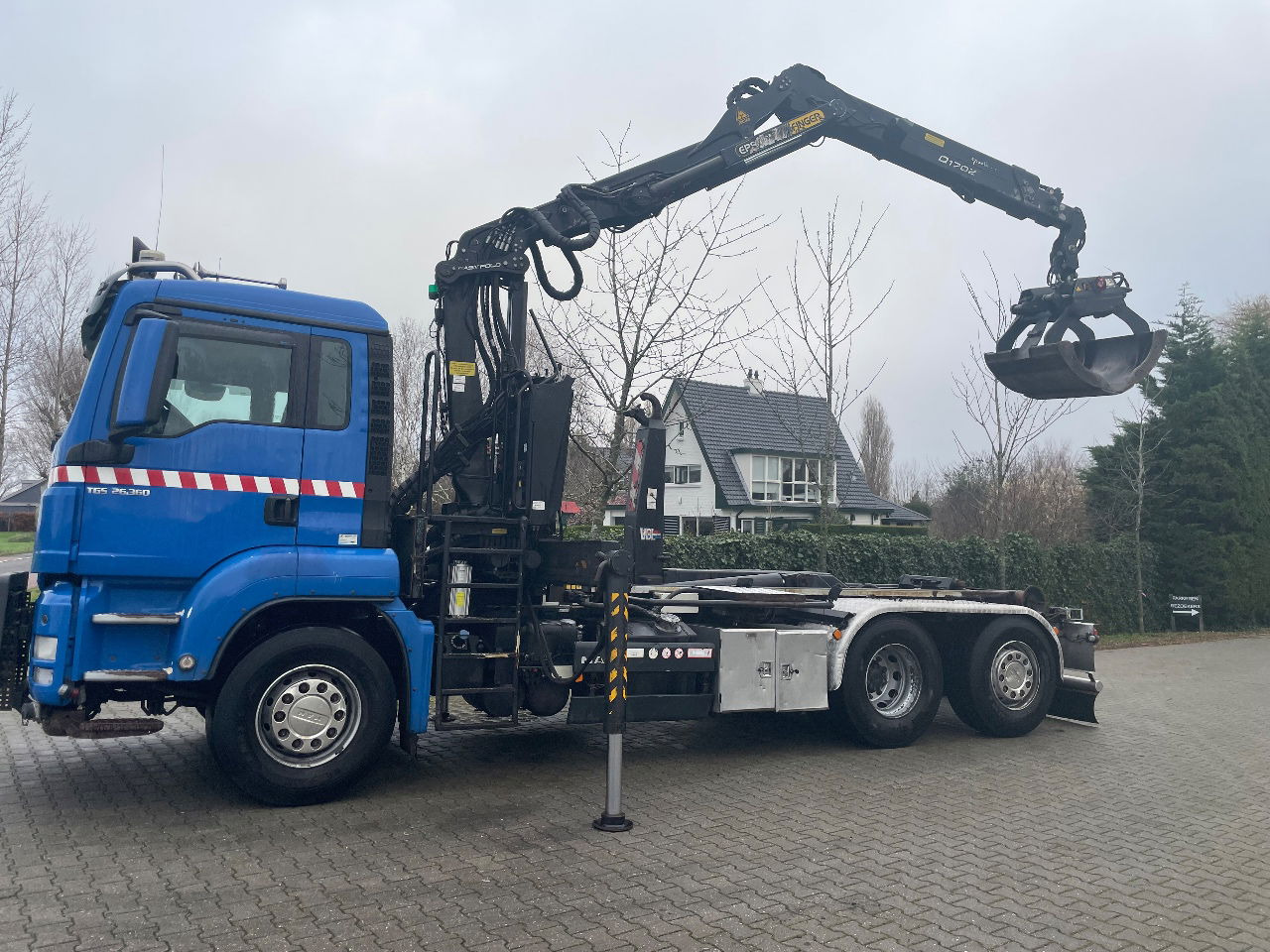 MAN TGS 26.360 with palfinger Z crane, remote controled crane - Container transporter/ Swap body truck, Crane truck: picture 1 MAN TGS 26.360 with palfinger Z crane, remote controled crane - Container transporter/ Swap body truck, Crane truck: picture 1