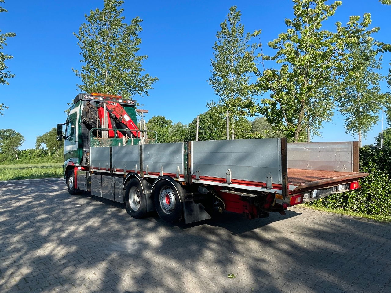 Volvo FH 13.500 HMF 2420 K5 crane, winch, and extendable deck - Crane truck: picture 5 Volvo FH 13.500 HMF 2420 K5 crane, winch, and extendable deck - Crane truck: picture 5
