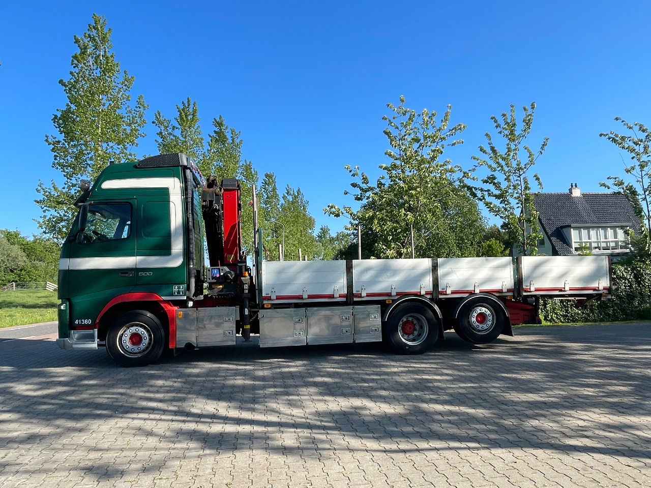 Volvo FH 13.500 HMF 2420 K5 crane, winch, and extendable deck - Crane truck: picture 4 Volvo FH 13.500 HMF 2420 K5 crane, winch, and extendable deck - Crane truck: picture 4