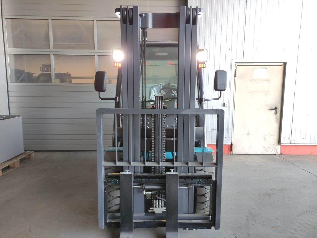 Baoli KBE35 - Electric forklift: picture 3 Baoli KBE35 - Electric forklift: picture 3