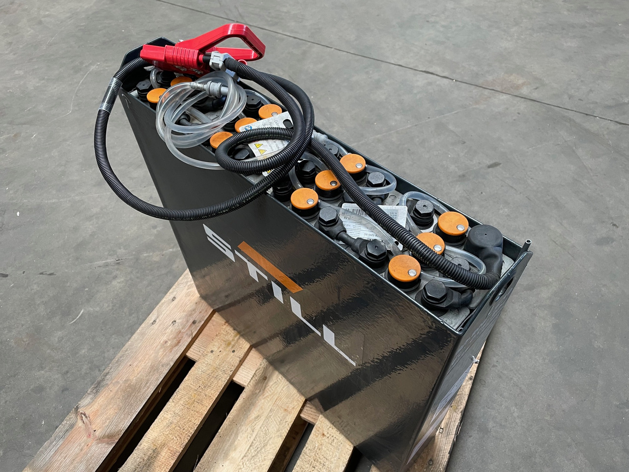 Exide 24 Volt I 2EPzB 200 - Battery for Material handling equipment: picture 1 Exide 24 Volt I 2EPzB 200 - Battery for Material handling equipment: picture 1