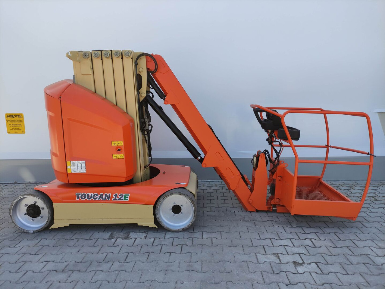 JLG Toucan 12 E (LACK NEU) - Vertical mast lift: picture 2 JLG Toucan 12 E (LACK NEU) - Vertical mast lift: picture 2