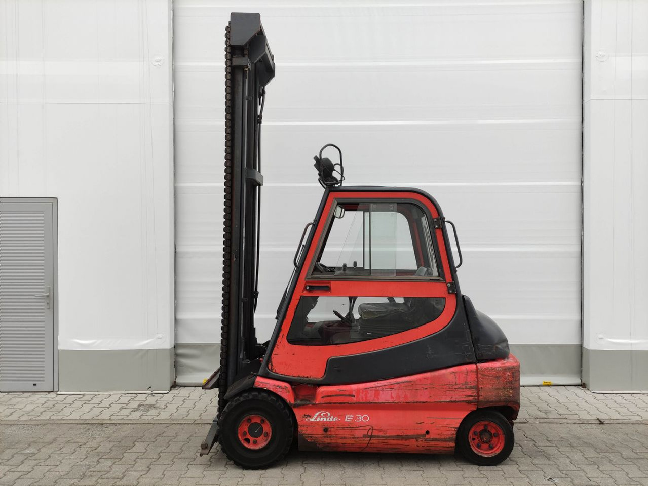 Linde E30-01-336 - Electric forklift: picture 1 Linde E30-01-336 - Electric forklift: picture 1