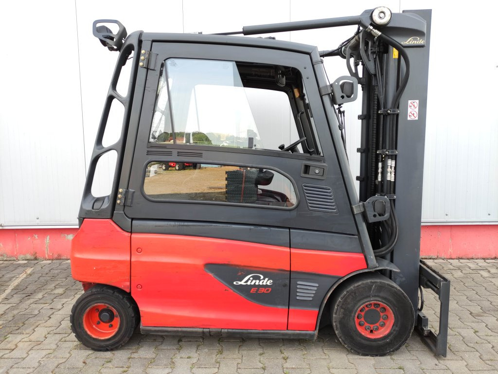 Linde E30L-01-387 - Electric forklift: picture 2 Linde E30L-01-387 - Electric forklift: picture 2