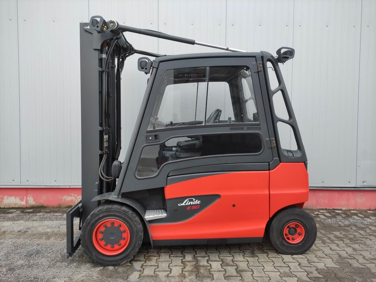 Linde E50HL-01-388 - Electric forklift: picture 1 Linde E50HL-01-388 - Electric forklift: picture 1