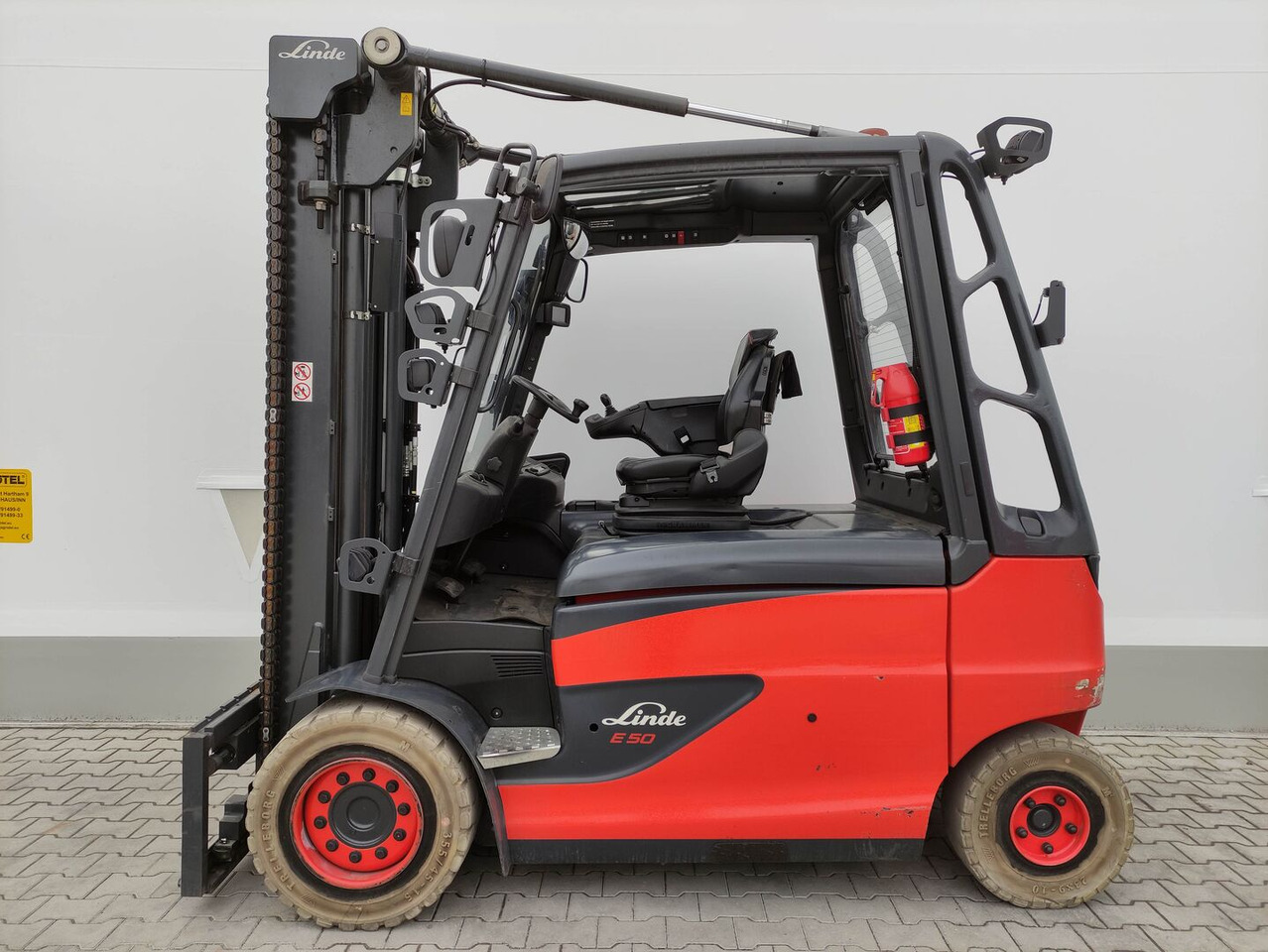 Linde E50HL-01-388 - Electric forklift: picture 1 Linde E50HL-01-388 - Electric forklift: picture 1