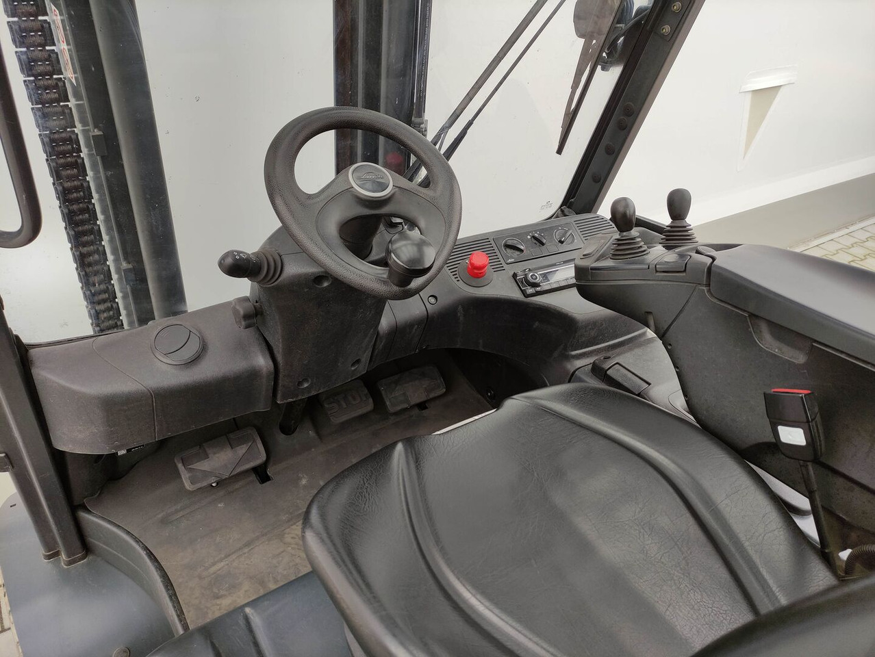 Linde E50HL-01-388 - Electric forklift: picture 5 Linde E50HL-01-388 - Electric forklift: picture 5