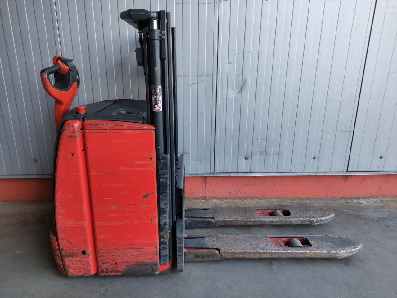 Linde L16-1173 - Stacker: picture 2 Linde L16-1173 - Stacker: picture 2