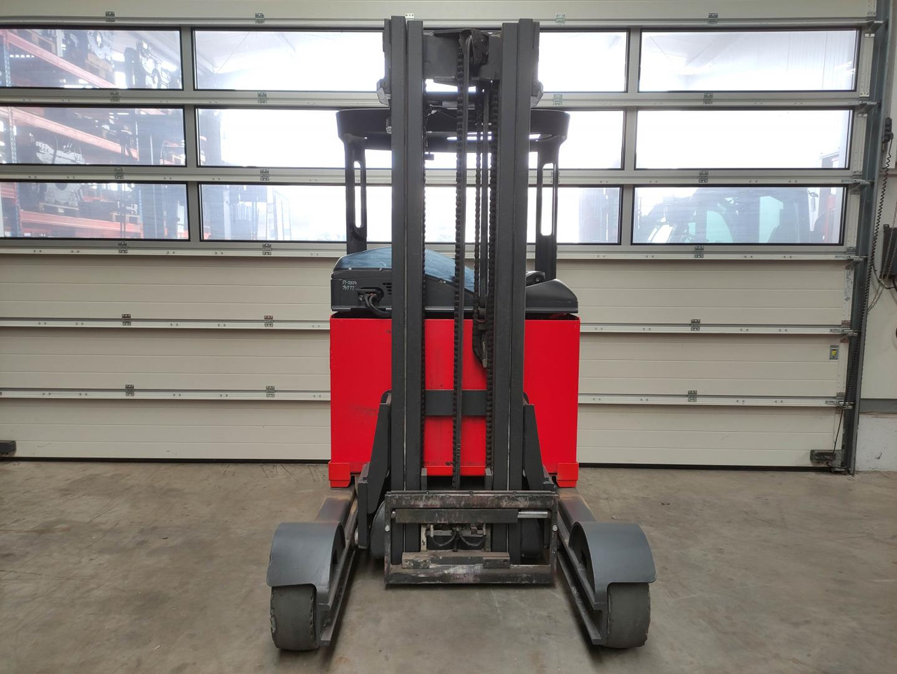 Linde R14G-12-115 *LACK NEU* - Reach truck: picture 3 Linde R14G-12-115 *LACK NEU* - Reach truck: picture 3