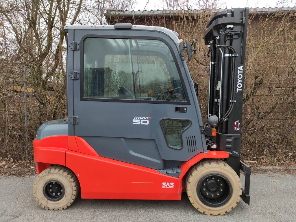Toyota 8FBMT50 - Electric forklift: picture 2 Toyota 8FBMT50 - Electric forklift: picture 2
