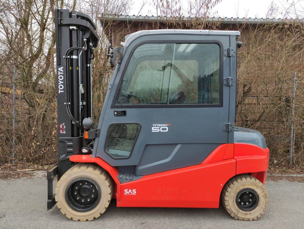 Toyota 8FBMT50 - Electric forklift: picture 1 Toyota 8FBMT50 - Electric forklift: picture 1