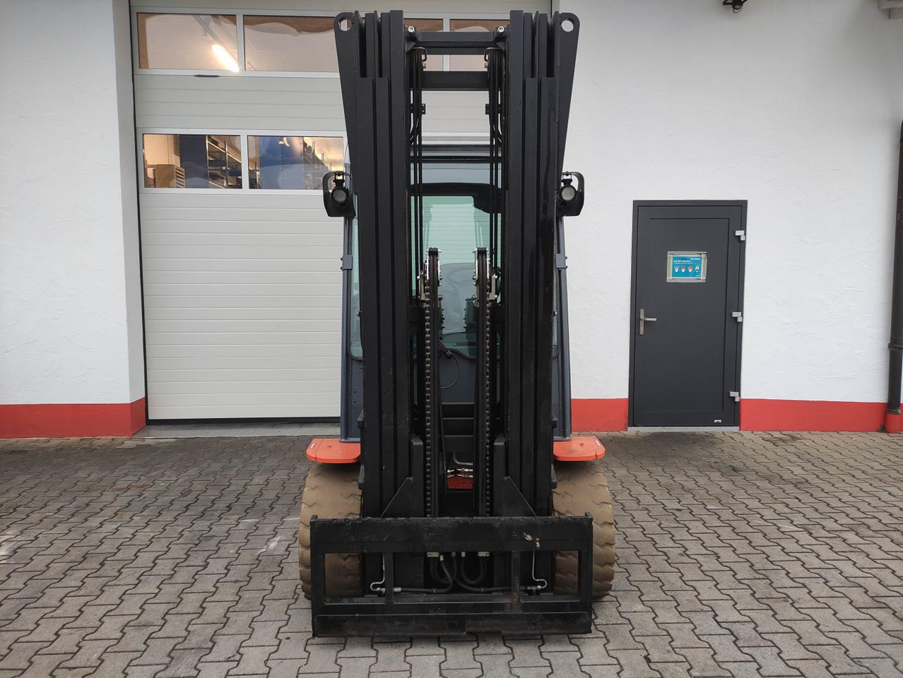 Toyota 8FBMT50 - Electric forklift: picture 3 Toyota 8FBMT50 - Electric forklift: picture 3