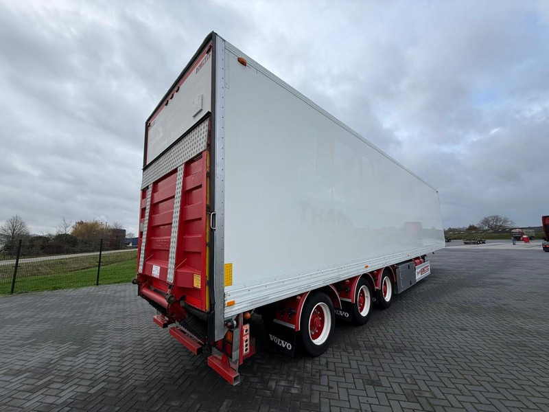 Limetec PPU342 MEGA, ZIJDEUREN, WEINIG UREN, STUURAS, TOPSTAAT. - Refrigerator semi-trailer: picture 5 Limetec PPU342 MEGA, ZIJDEUREN, WEINIG UREN, STUURAS, TOPSTAAT. - Refrigerator semi-trailer: picture 5