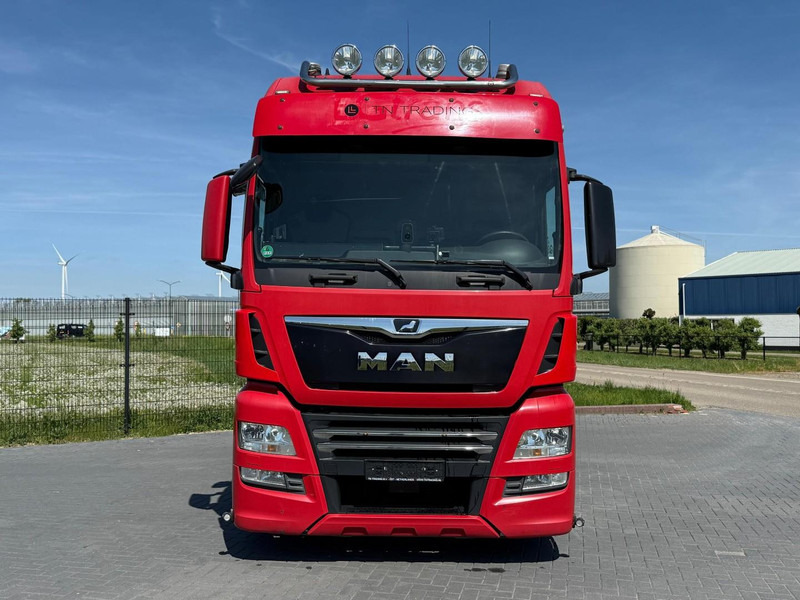 MAN 18.500 FULL AIR, ALCOA, TV, INVERTER, MICROWAVE, TOP. - Tractor unit: picture 3 MAN 18.500 FULL AIR, ALCOA, TV, INVERTER, MICROWAVE, TOP. - Tractor unit: picture 3