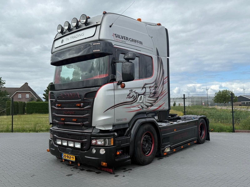 Scania R580 SILVER GRIFFIN, 021/100, FULL AIR, SHOW, TOP! - Tractor unit: picture 3 Scania R580 SILVER GRIFFIN, 021/100, FULL AIR, SHOW, TOP! - Tractor unit: picture 3