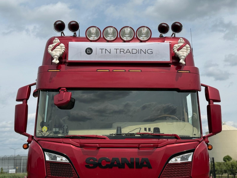 Scania S520 V8 NGS SHOWTRUCK, KLEP IN UITLAAT, 6X2/4, VOLLUCHT, RETARDER. - Tractor unit: picture 3 Scania S520 V8 NGS SHOWTRUCK, KLEP IN UITLAAT, 6X2/4, VOLLUCHT, RETARDER. - Tractor unit: picture 3