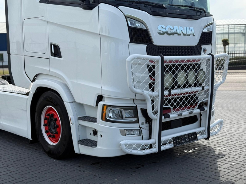 Scania S580 VOLLUCHT, PTO, LEER, RETARDER, TV, 3.15WB, BULLBAR. - Tractor unit: picture 3 Scania S580 VOLLUCHT, PTO, LEER, RETARDER, TV, 3.15WB, BULLBAR. - Tractor unit: picture 3