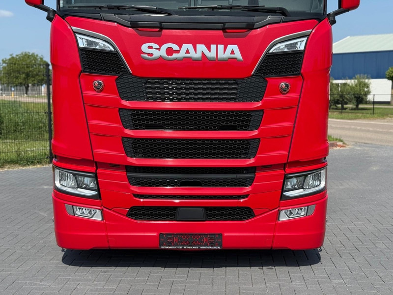 Scania S590 V8 NGS FULL AIR, ALCOA, LEATHER, HYDRAULIC, LIKE NEW. - Tractor unit: picture 5 Scania S590 V8 NGS FULL AIR, ALCOA, LEATHER, HYDRAULIC, LIKE NEW. - Tractor unit: picture 5
